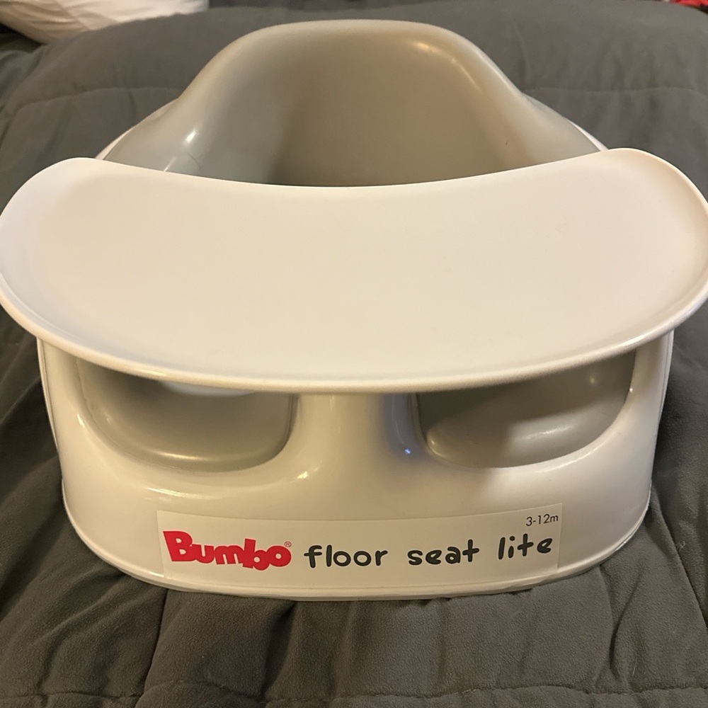 Bumbo Floor Seat Lite in White with Removable Tray